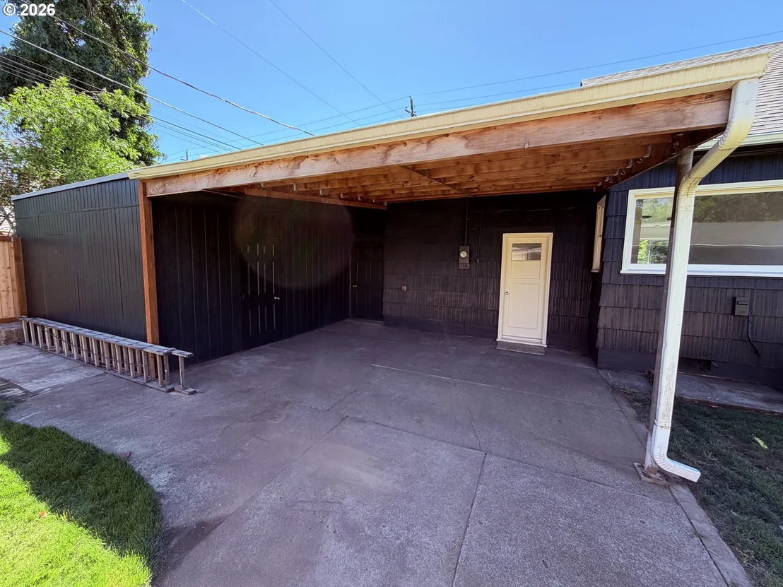 Photo of 775 HOWARD AVE