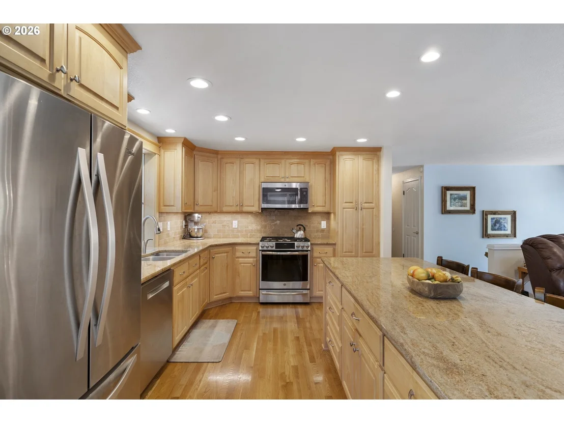 Photo of 192 NW CANYON DR