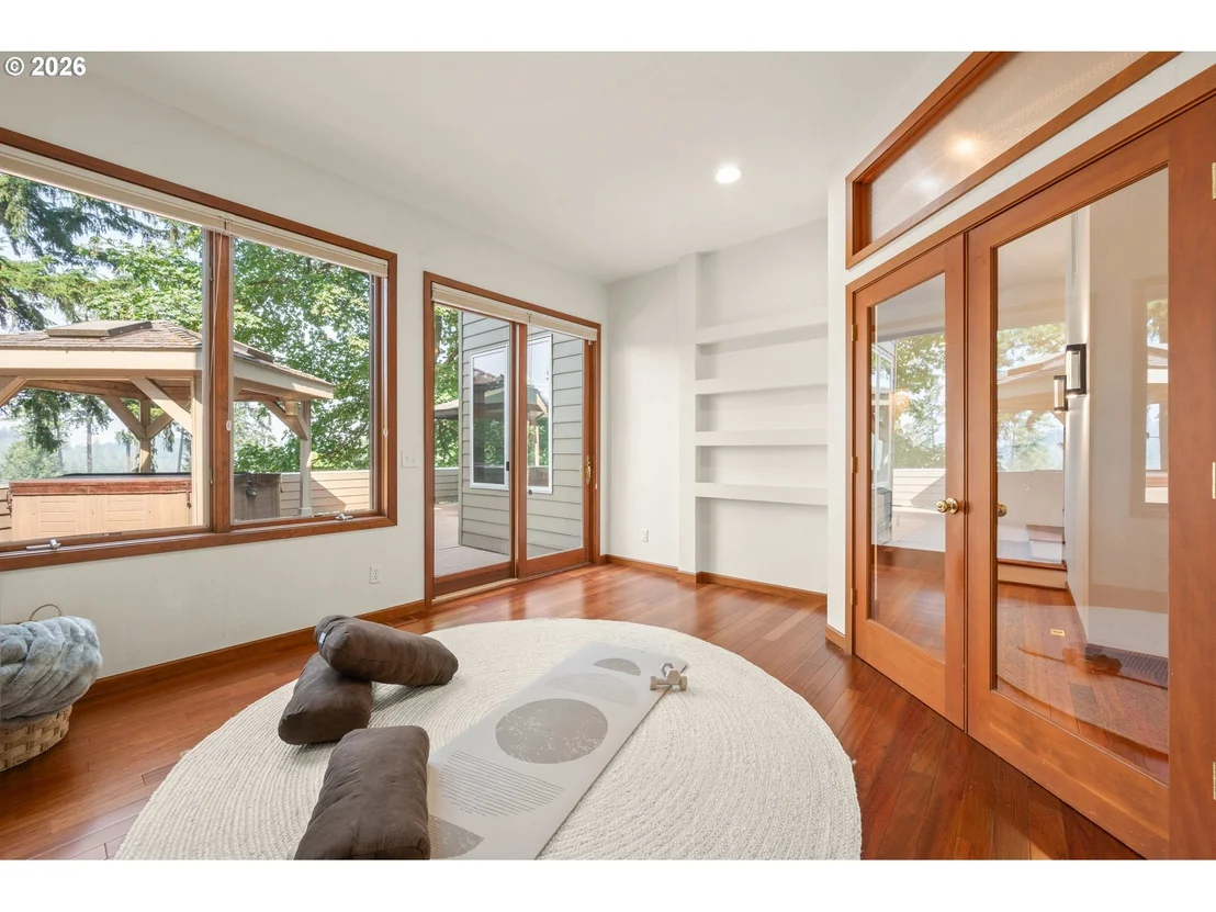 Photo of 3965 SPRING BLVD