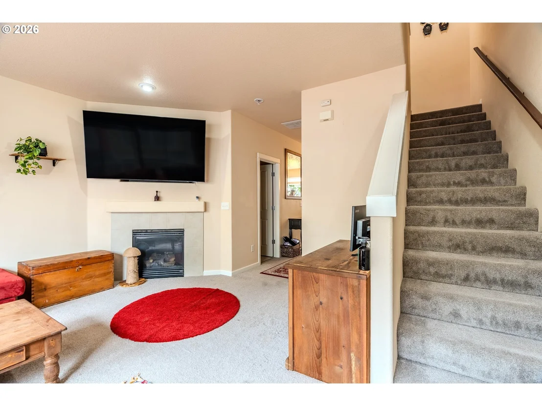 Photo of 866 NW COUNCIL DR