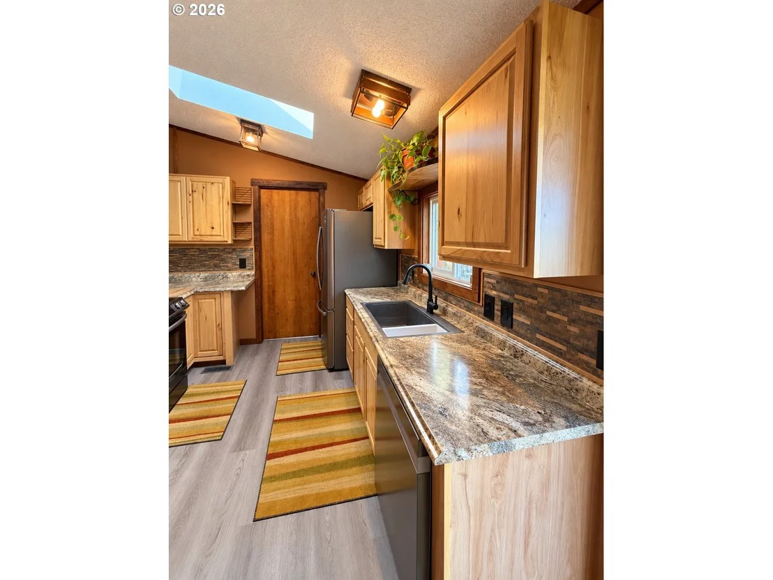 Photo of 450 TIARA ST