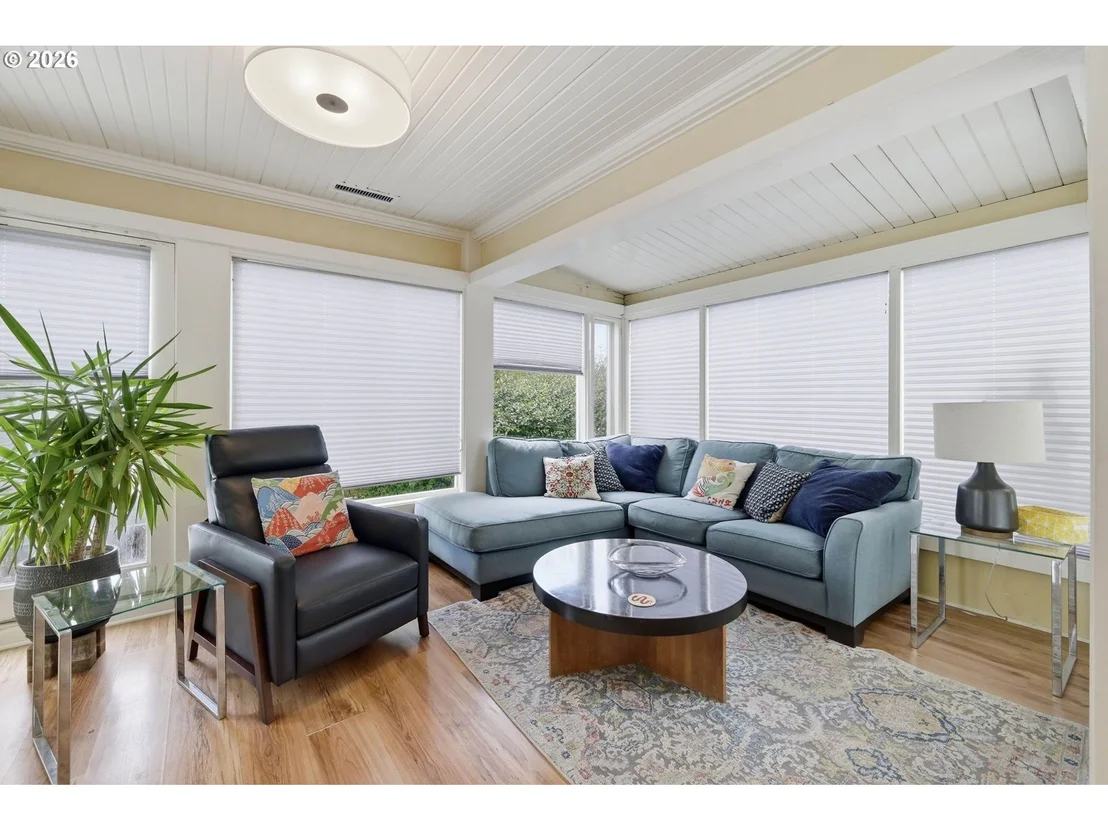 Photo of 28 W 22nd AVE