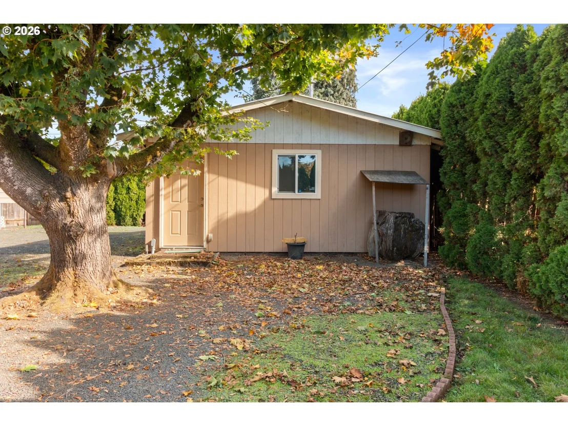 Photo of 475 PINEDALE AVE