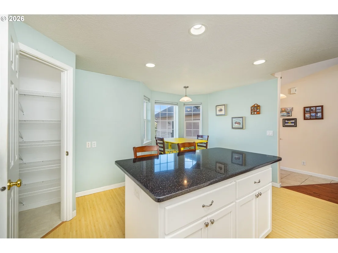 Photo of 1061 APPLEGATE PL