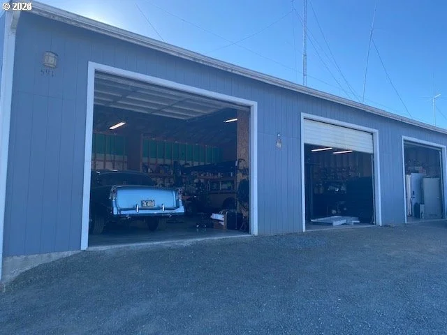 Photo of 591 NW DOUGLAS BLVD