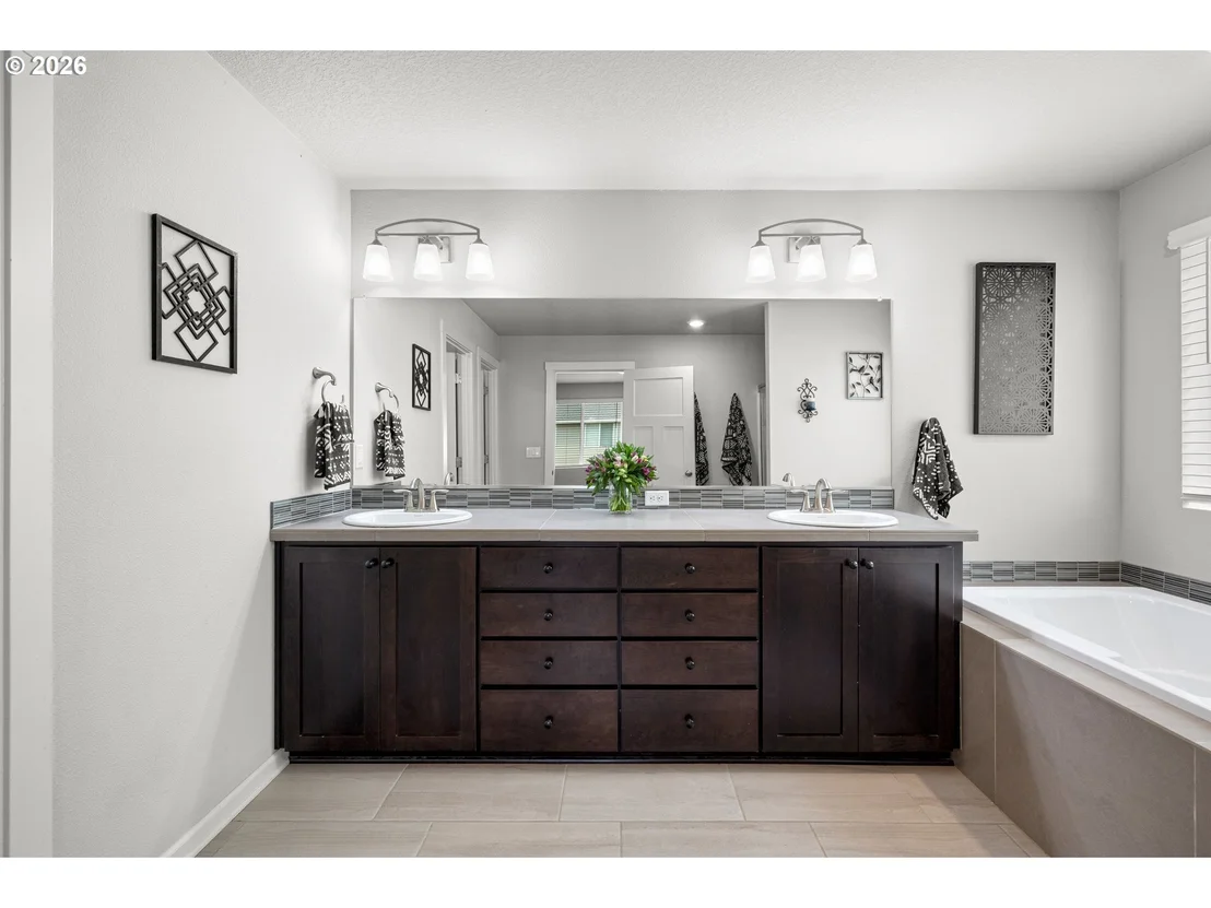 Photo of 4240 SW MAWRCREST AVE
