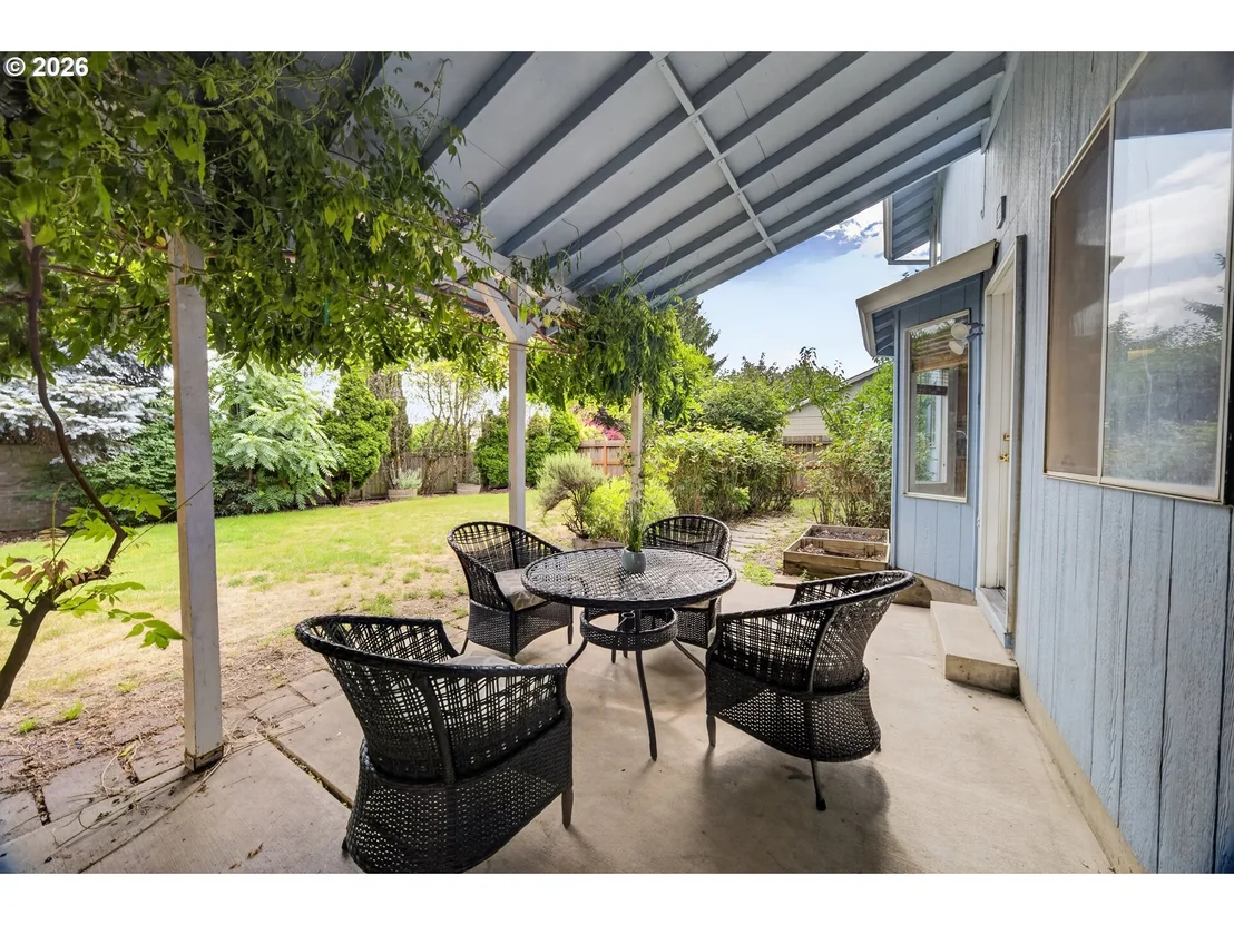 Photo of 212 SUNSET DR