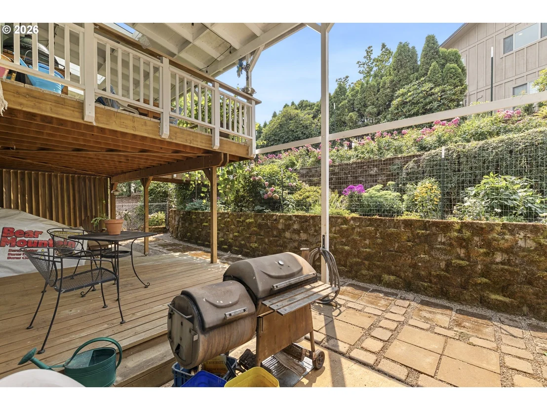 Photo of 192 NW CANYON DR