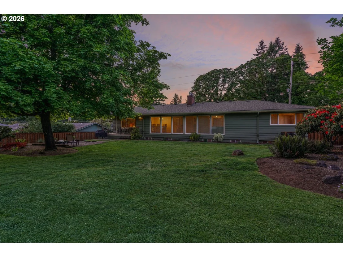 Photo of 230 PARK DR