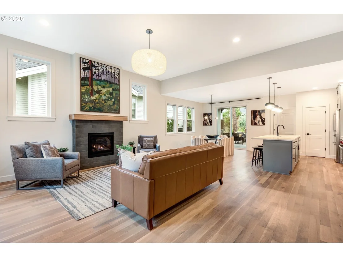 Photo of 2424 NW CROSSING DR