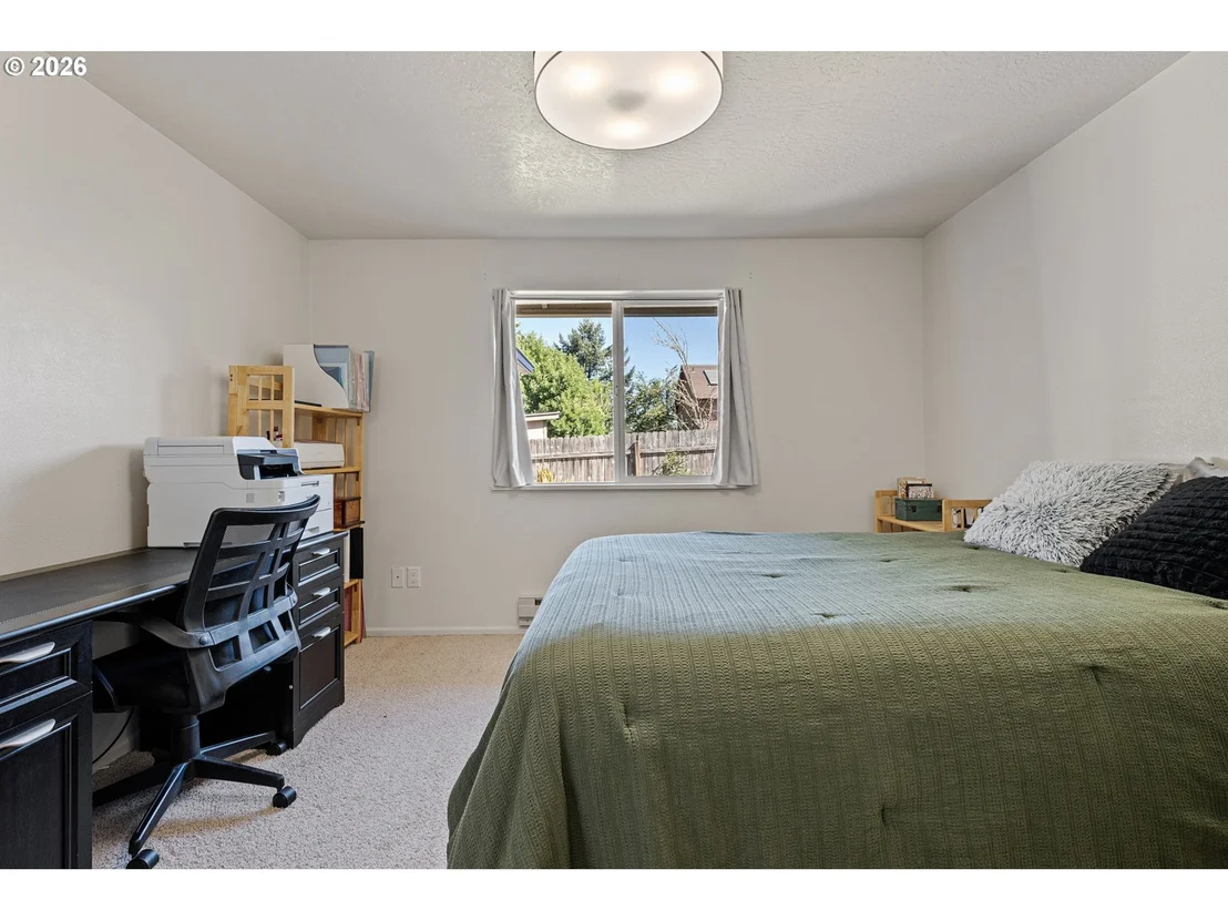 Photo of 850 E BENJAMIN AVE
