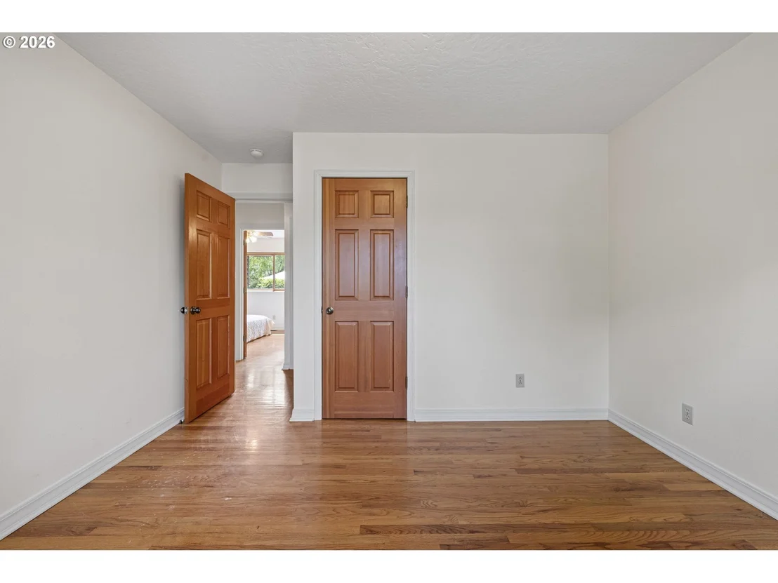Photo of 84 GREEN LN
