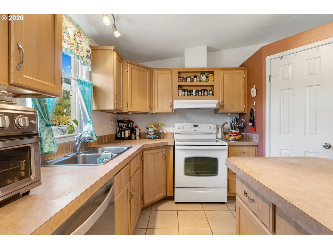 Photo of 736 PENNY LN