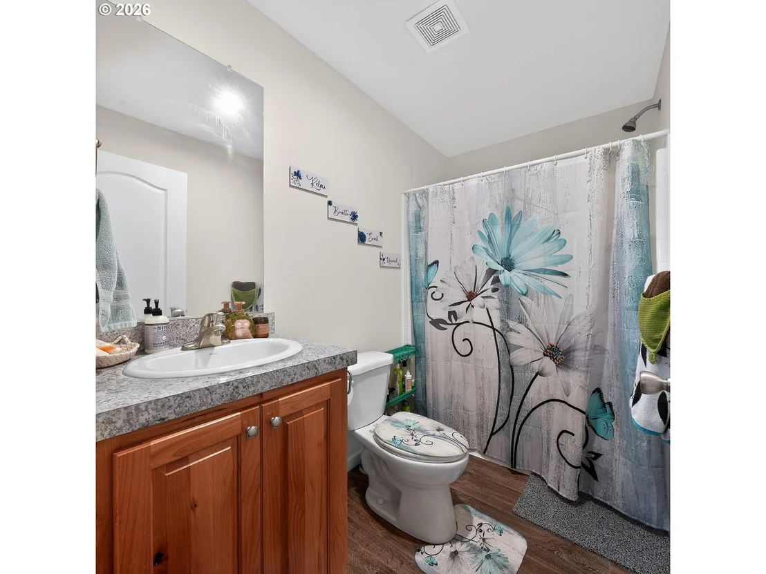 Photo of 826 SW CHERRY ST