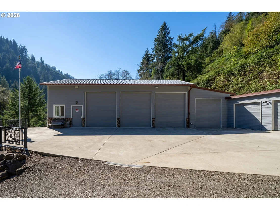 Photo of 15540 TRASK RIVER RD