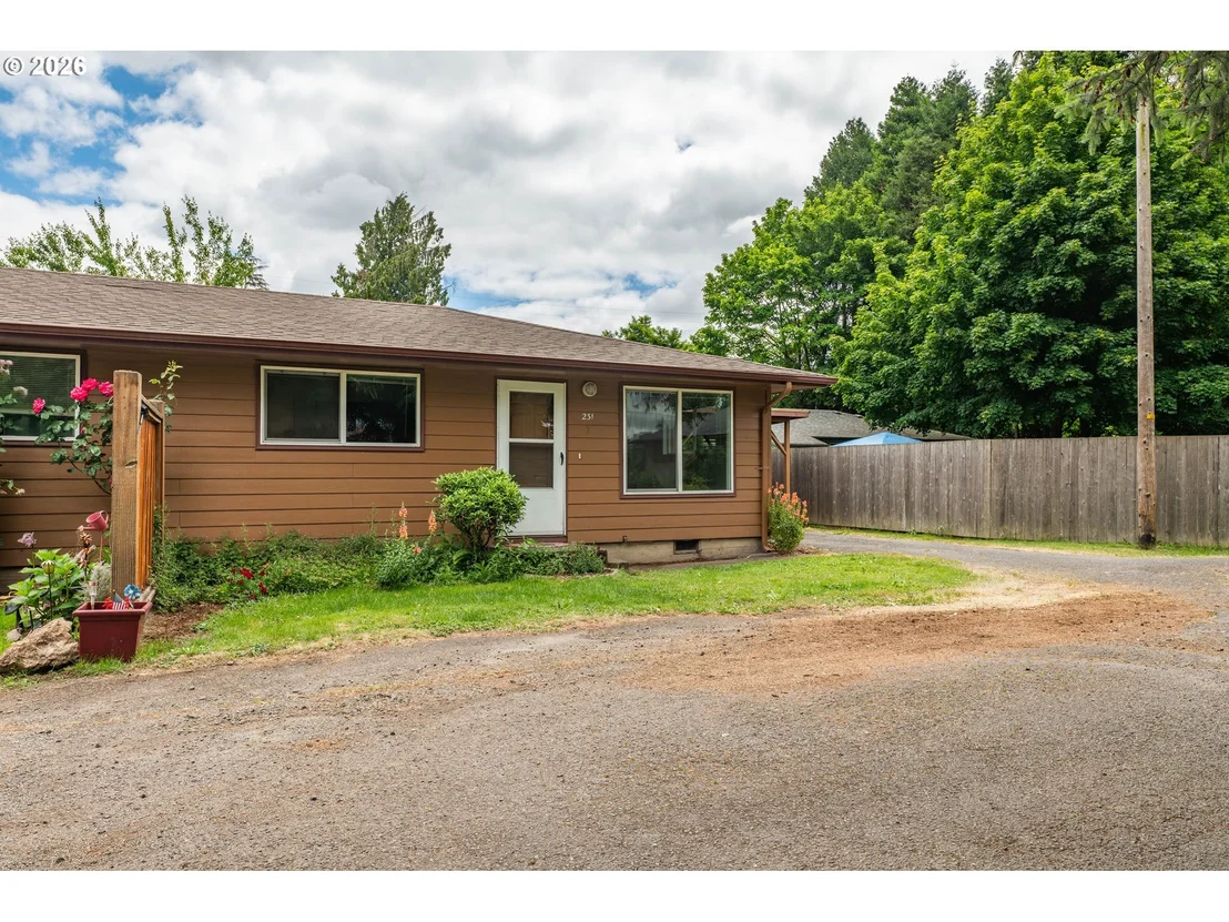 Photo of 229 HOLEMAN AVE