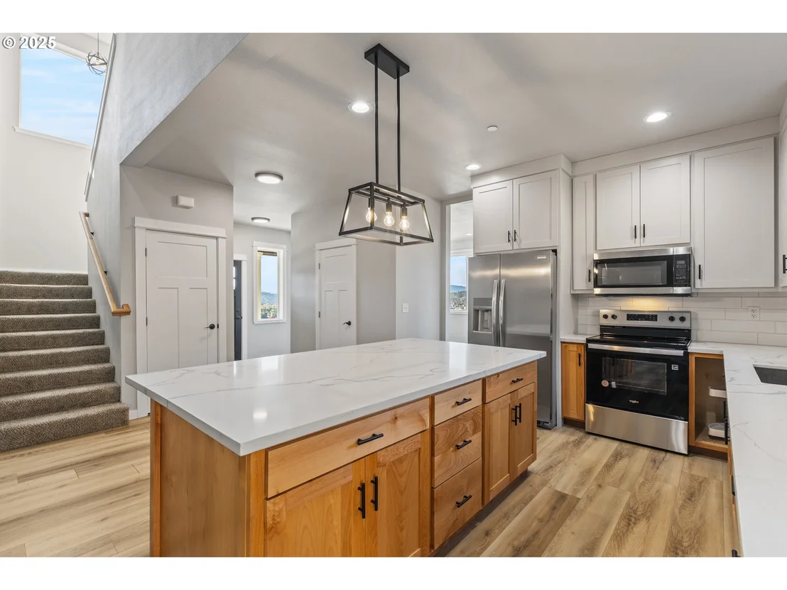 Photo of 664 BROOKS LOOP