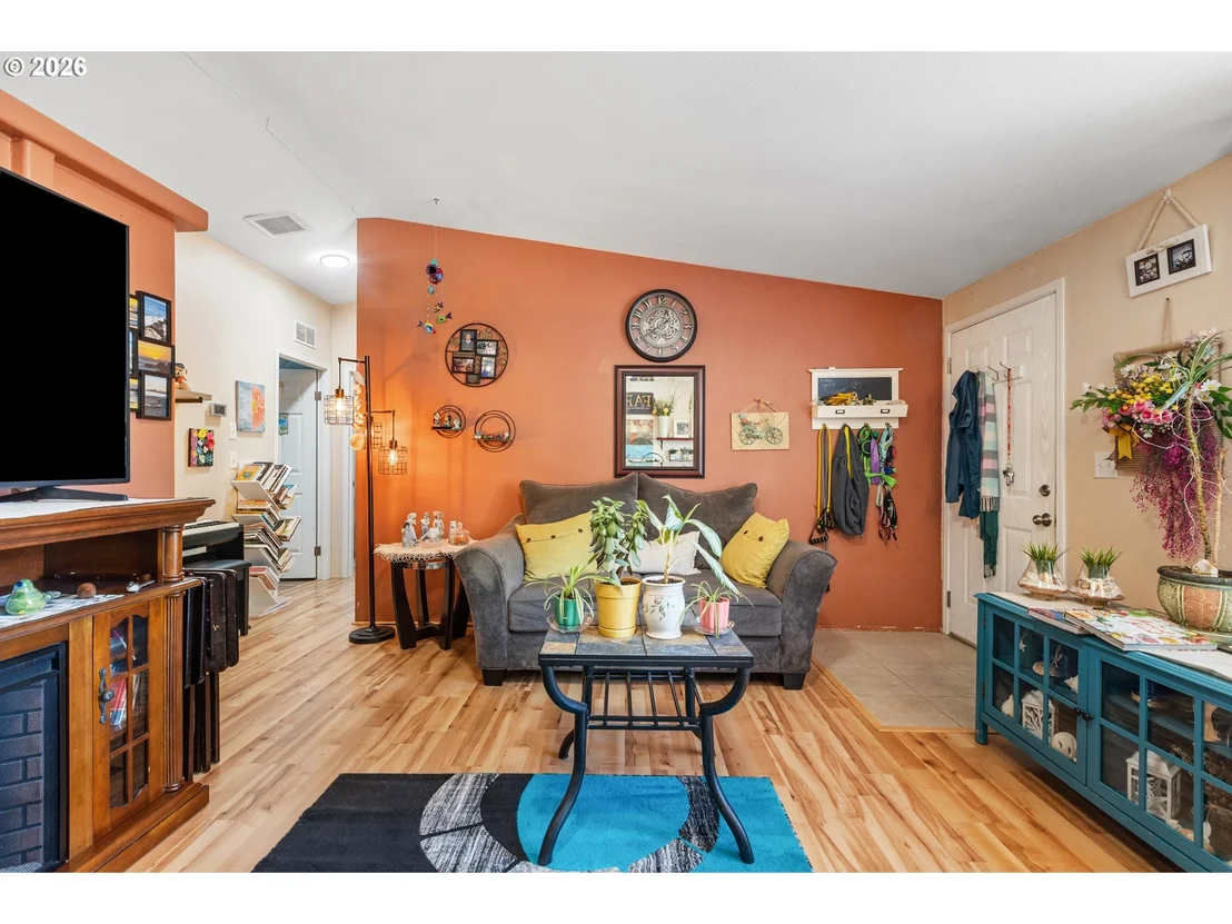 Photo of 736 PENNY LN