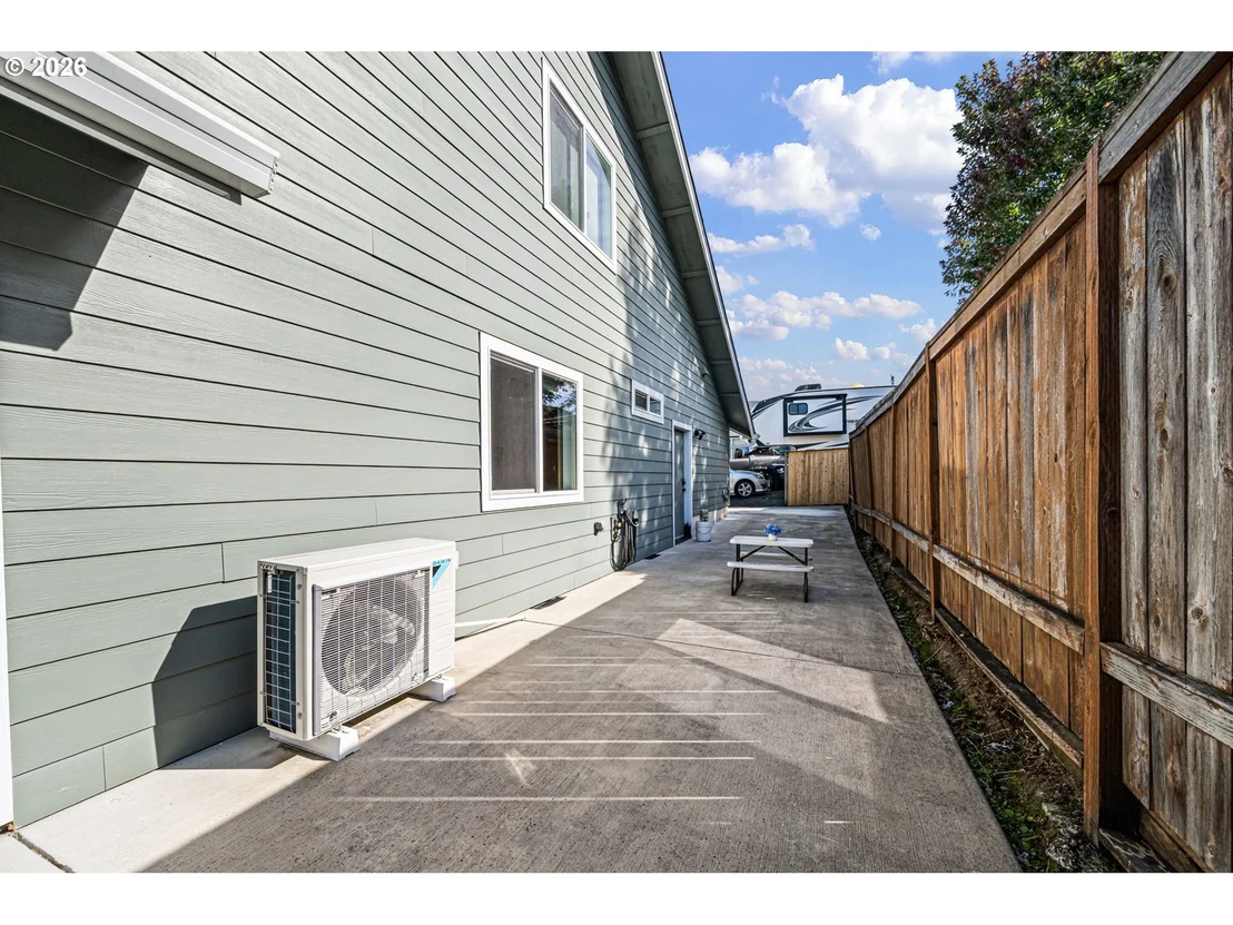 Photo of 1101 CEDAR CT