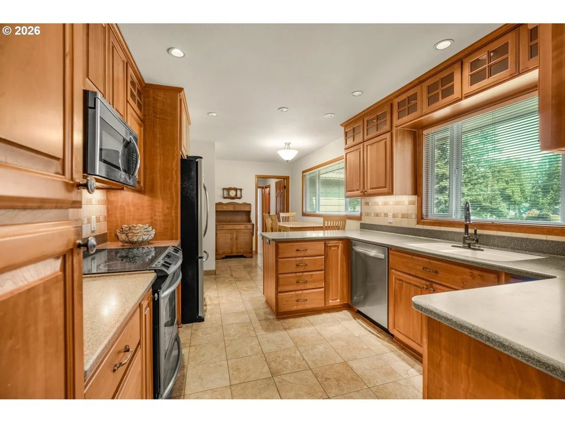 Photo of 230 PARK DR