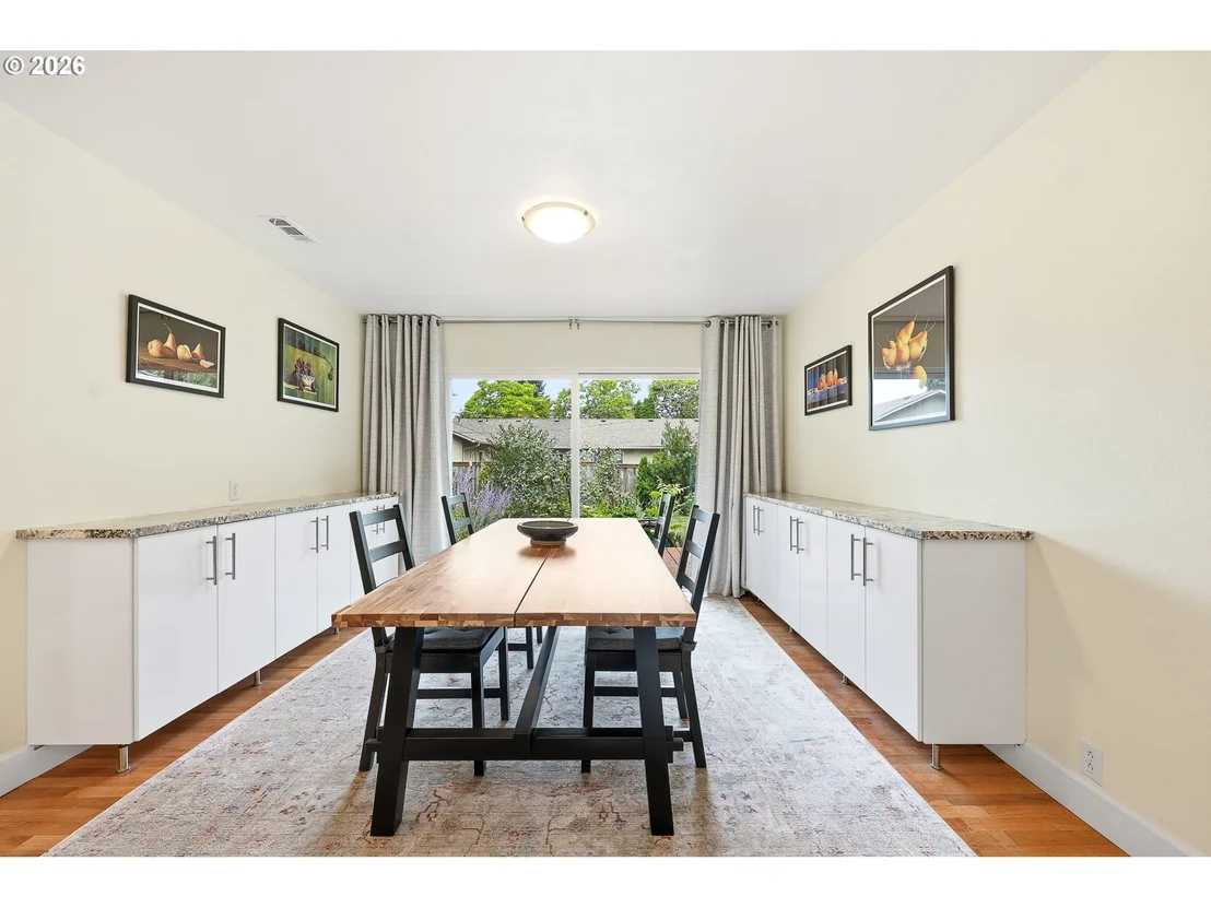 Photo of 595 DARTMOOR DR
