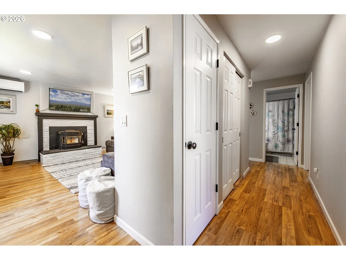Photo of 5621 CODY AVE