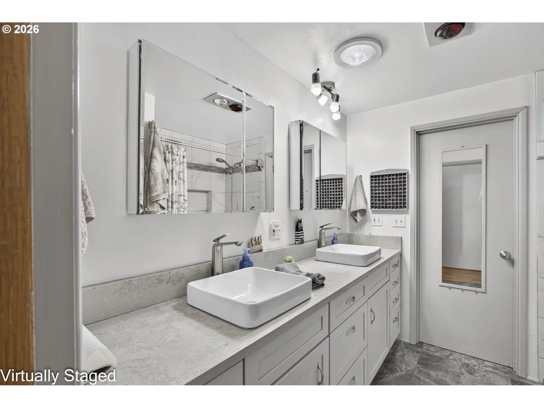 Photo of 5665 PENINSULA RD