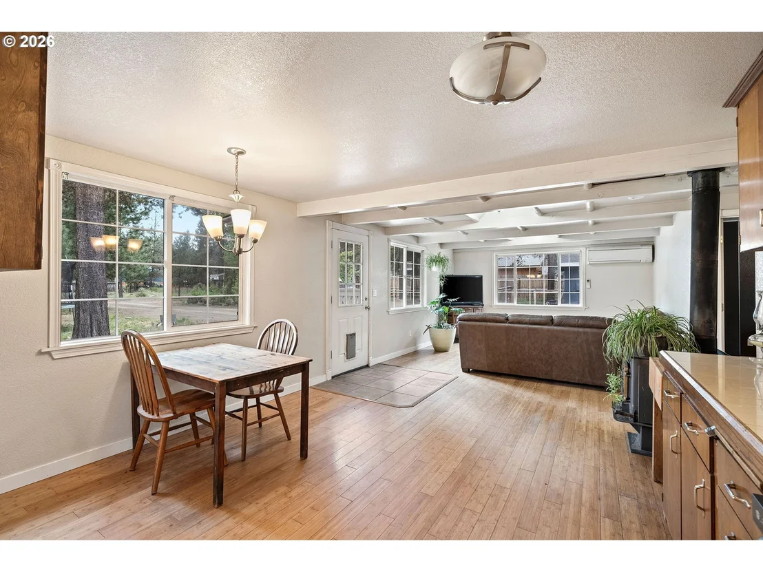 Photo of 16024 LEONA LN