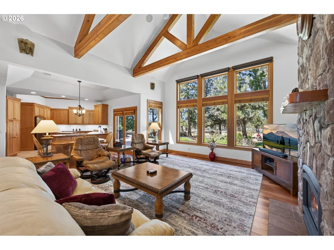 Photo of 17690 Mountain View RD SW