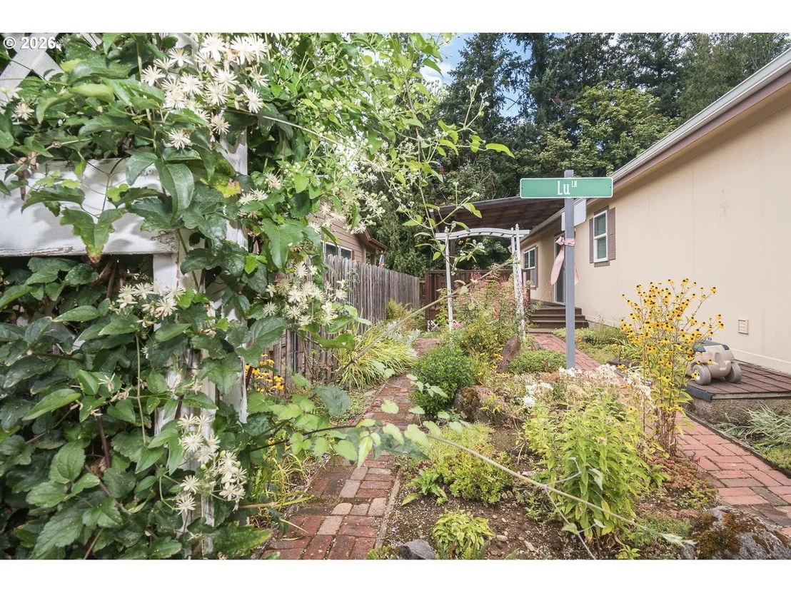 Photo of 119 SE 216TH AVE