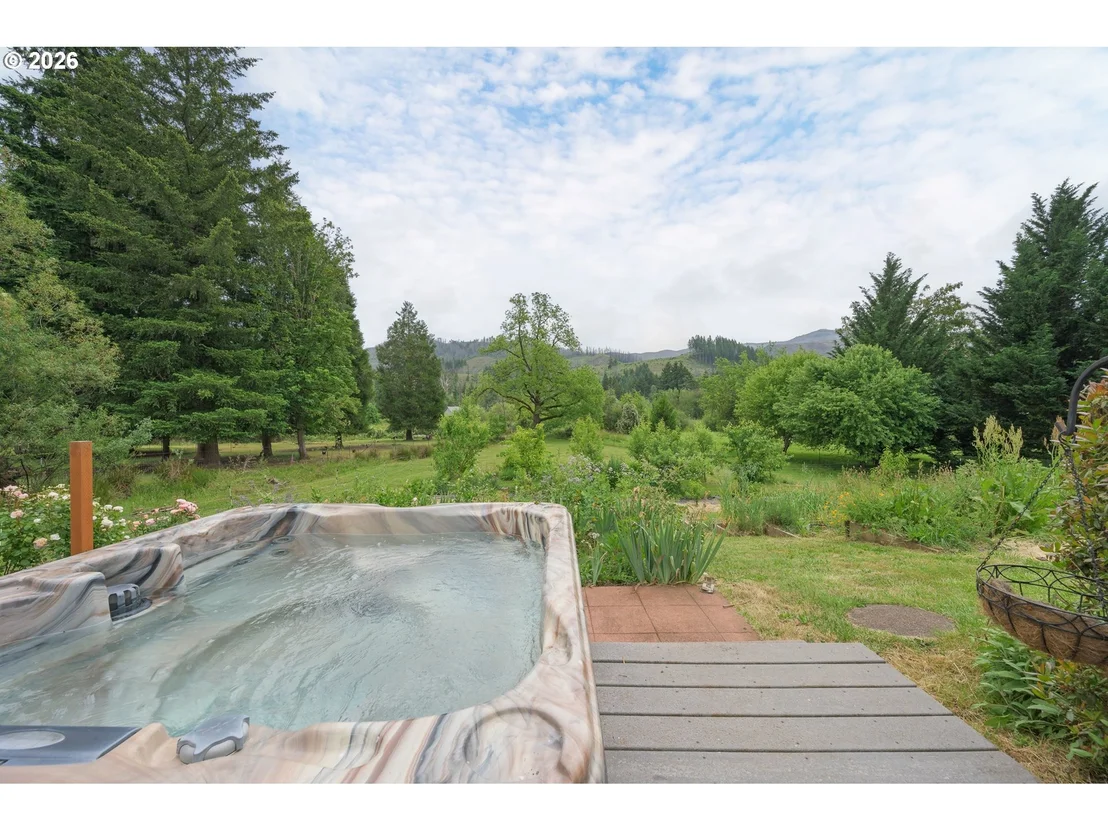 Photo of 44518 MCKENZIE HWY