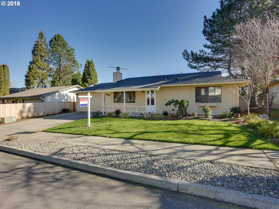 Photo of 1620 SE HALE CT