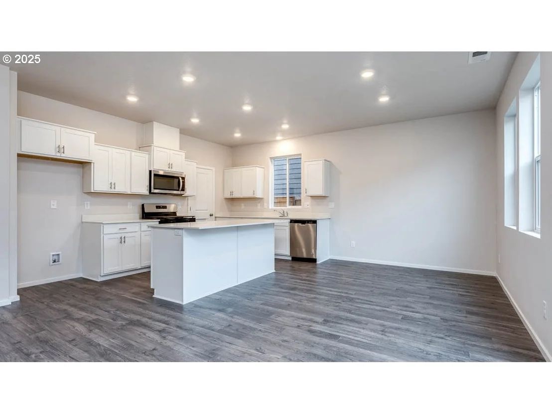 Photo of 4969 Dilling AVE NE