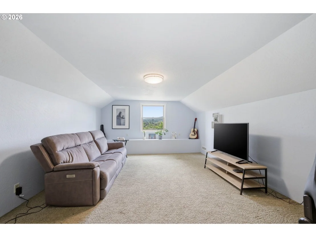 Photo of 28 W 22nd AVE