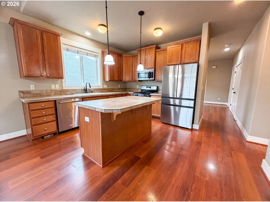 Photo of 39570 WALL ST