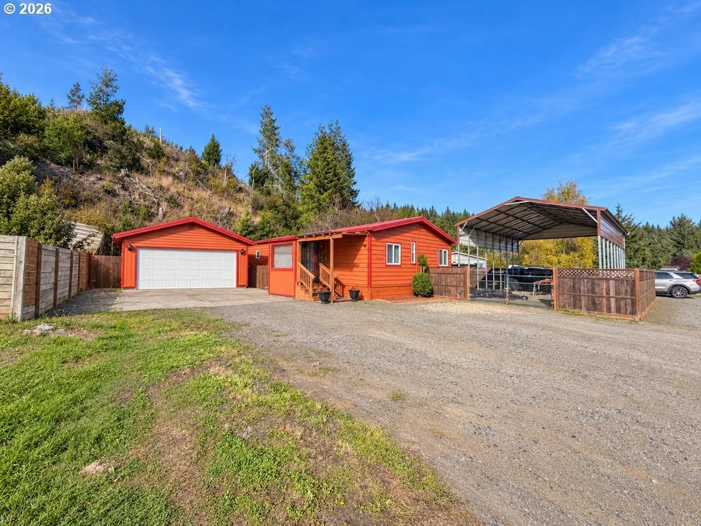 Photo of 450 TIARA ST
