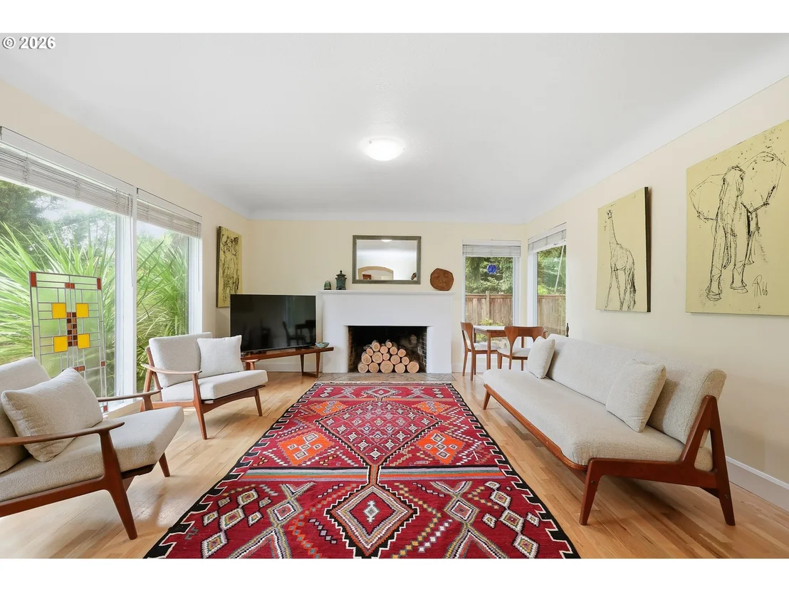 Photo of 595 DARTMOOR DR