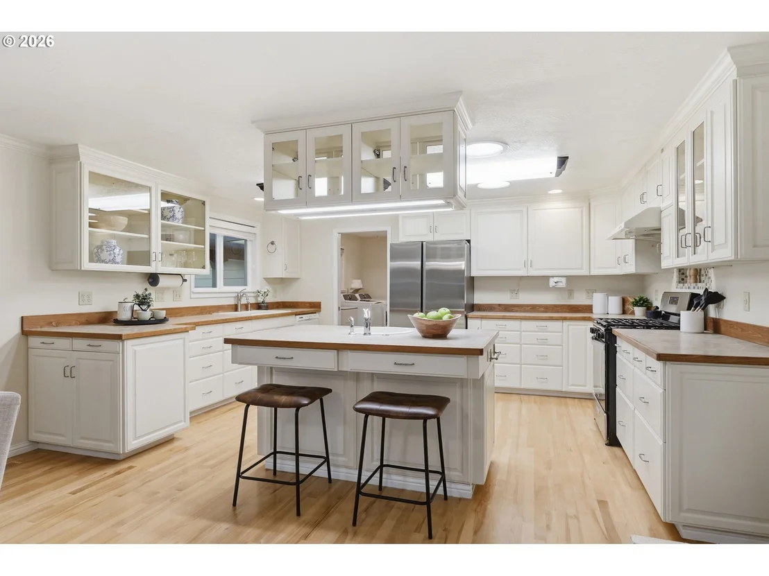 Photo of 394 CHERRY DR