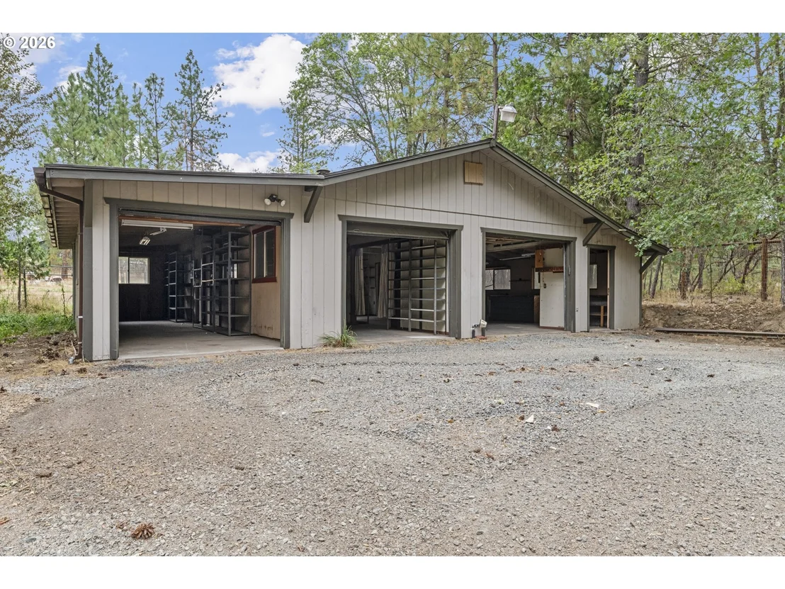 Photo of 135 ROLLING HILLS DR