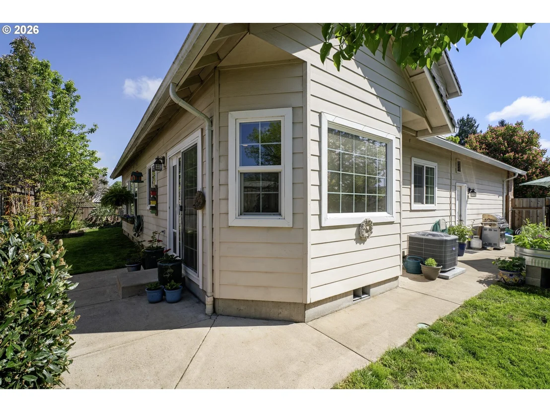 Photo of 190 NAISMITH BLVD