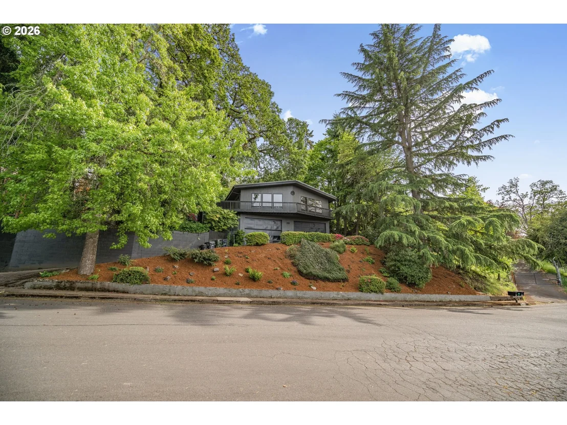 Photo of 2610 HIGHLAND OAKS DR