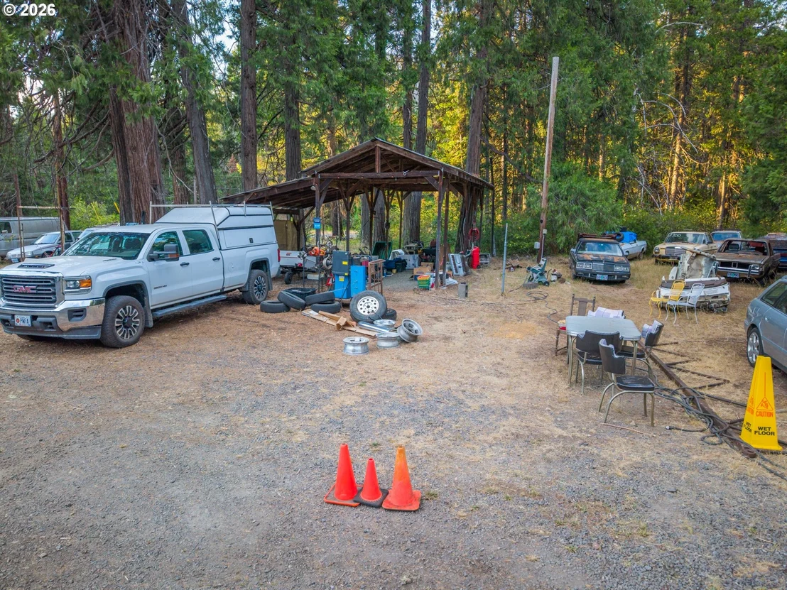 Photo of 55533 MCKENZIE RIVER DR