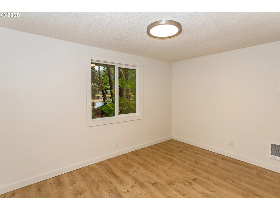 Photo of 395 E 46TH AVE