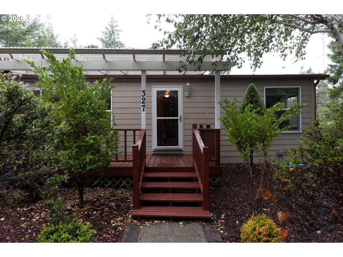 Photo of 327 SOUTHRIDGE DR