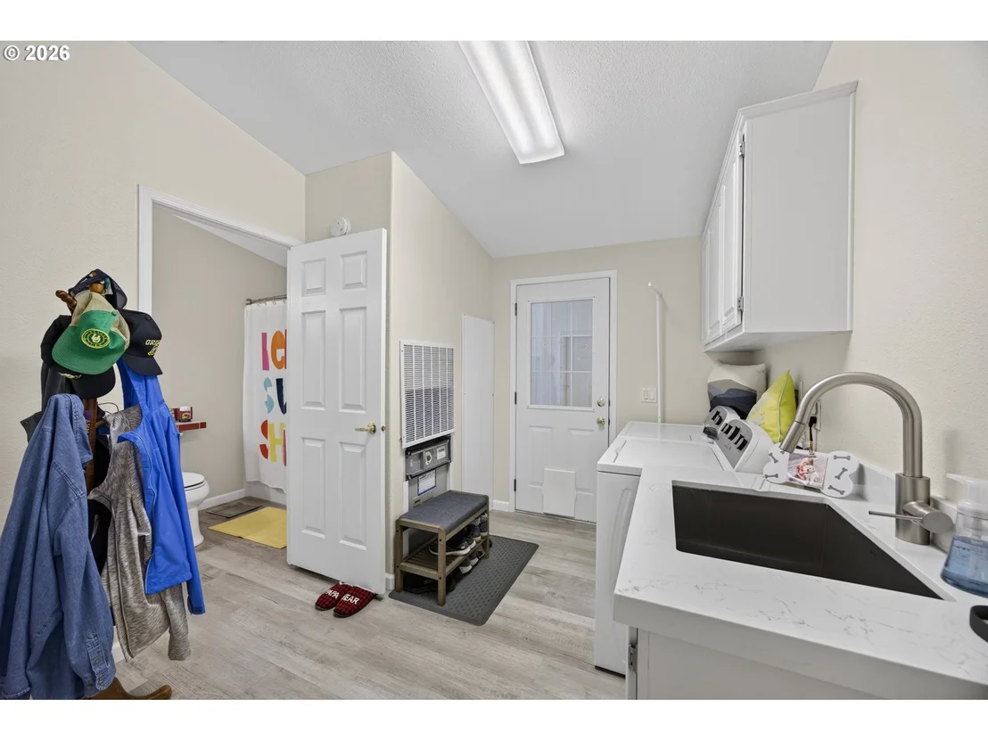 Photo of 438 SHERWOOD LOOP