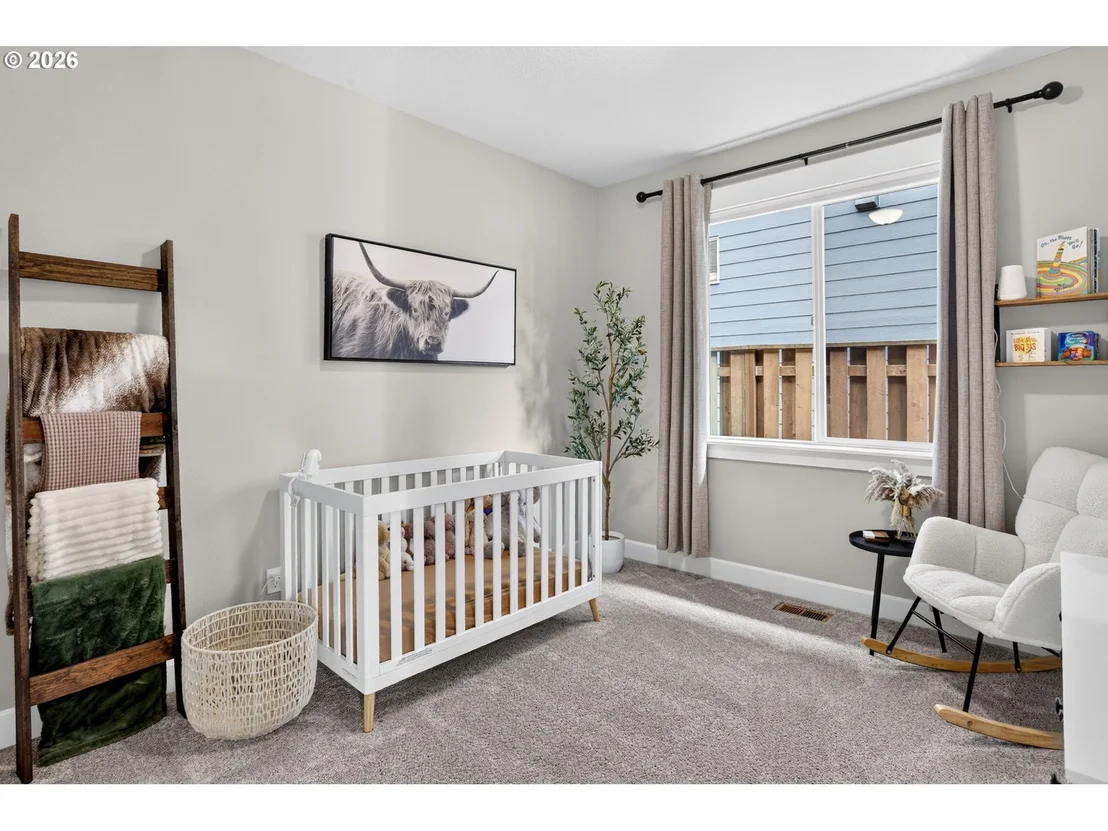 Photo of 1094 NE REGAN HILL LOOP