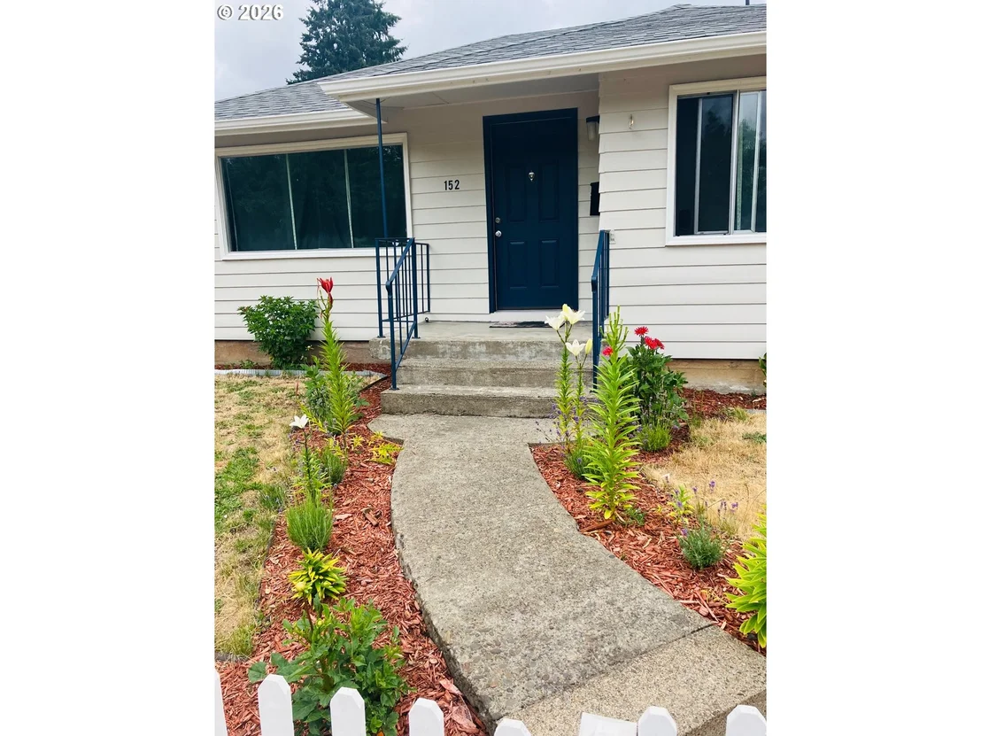 Photo of 152 W C ST