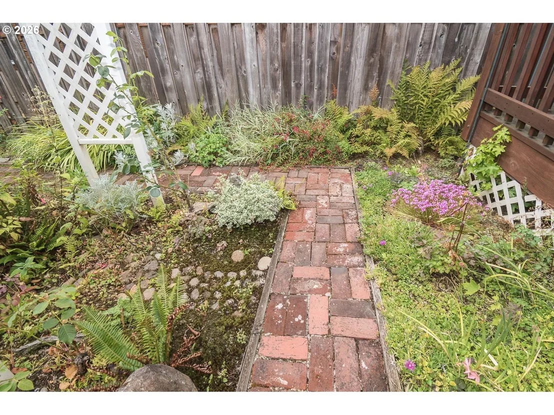 Photo of 119 SE 216TH AVE