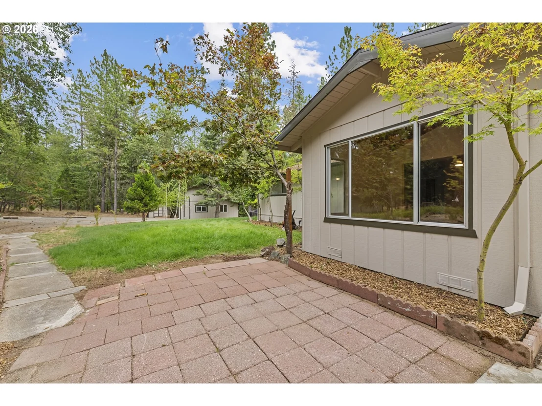Photo of 135 ROLLING HILLS DR