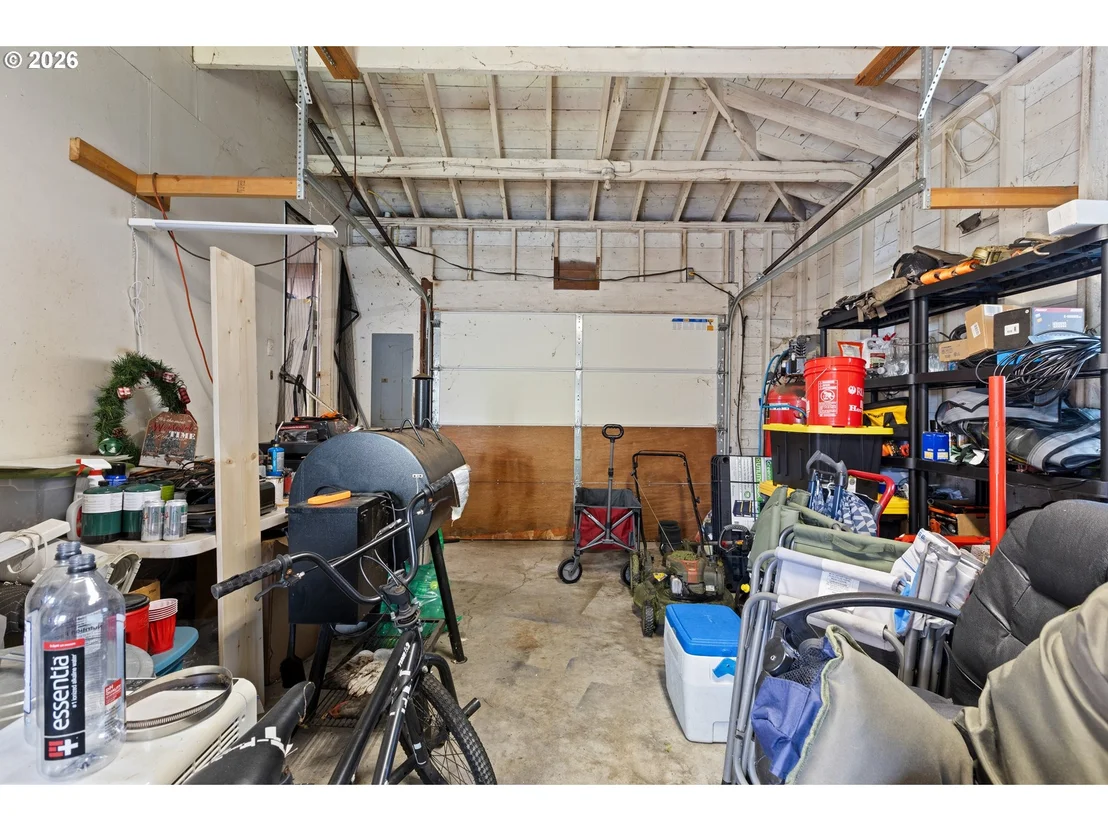 Photo of 311 SE GRAPE AVE